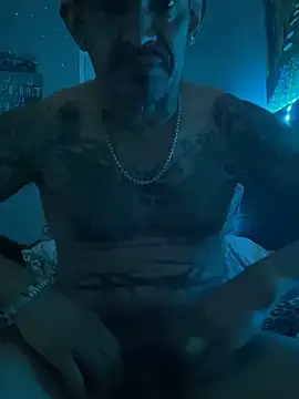 RoodoggXL online show from February 11, 2025, 1:10 am