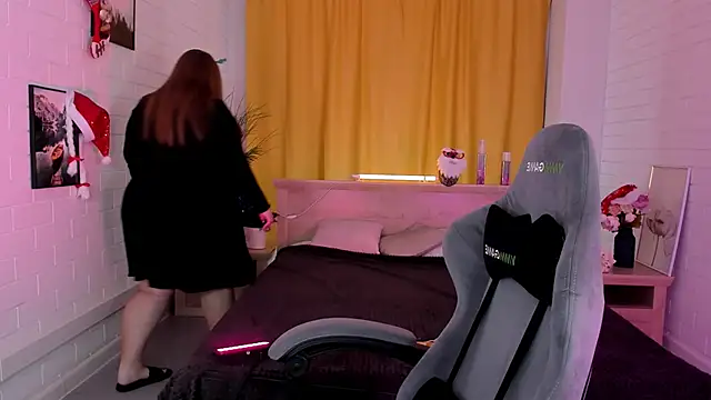 Snapshot of KimberlyMaran chatting on December 17, 2024, 9:28 am KimberlyMaran online show from December 17, 2024, 9:28 am