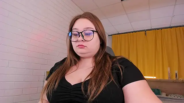 Snapshot of KimberlyMaran chatting on January 5, 2025, 10:32 am KimberlyMaran online show from January 5, 2025, 10:32 am