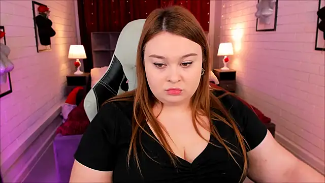 Snapshot of KimberlyMaran chatting on February 19, 2025, 9:06 am KimberlyMaran online show from February 19, 2025, 9:06 am