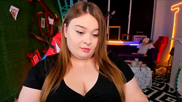 Snapshot of KimberlyMaran chatting on February 25, 2025, 12:13 pm KimberlyMaran online show from February 25, 2025, 12:13 pm