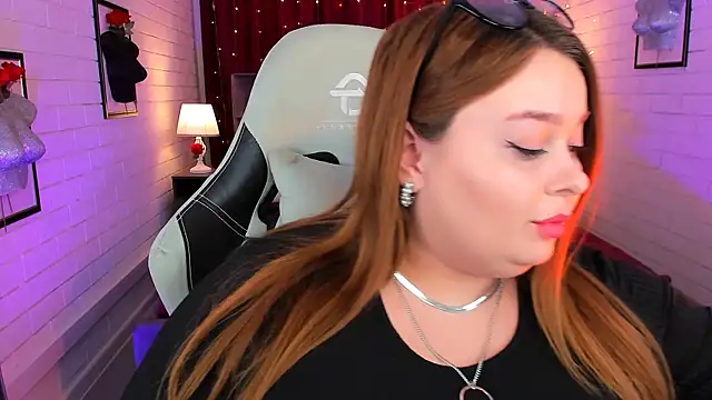 Snapshot of KimberlyMaran chatting on March 12, 2025, 3:29 pm KimberlyMaran online show from March 12, 2025, 3:29 pm