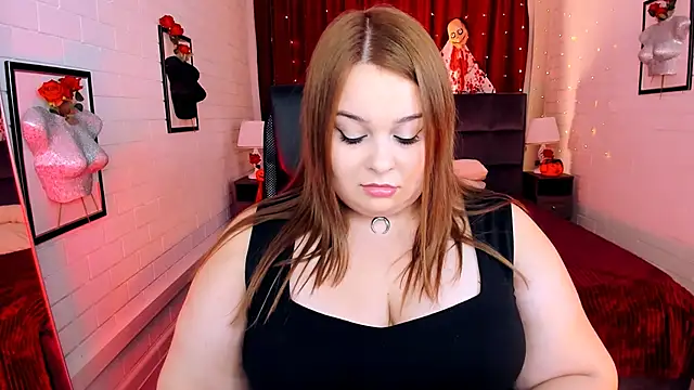 Snapshot of KimberlyMaran chatting on October 31, 2025, 9:32 am KimberlyMaran online show from October 31, 2025, 9:32 am