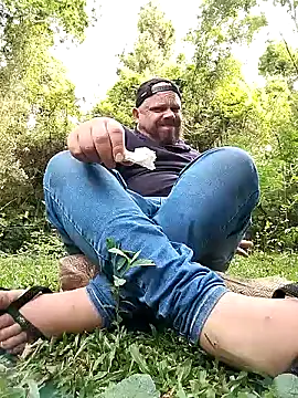 Snapshot of OFICINA_Simas-Turbo chatting on October 25, 2025, 11:07 am OFICINA Simas-Turbo online show from October 25, 2025, 11:07 am