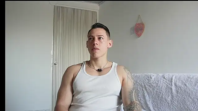 Muscle King Cum online show from May 12, 2026, 1:41 pm
