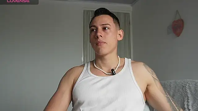 Muscle King Cum online show from May 21, 2026, 2:02 pm