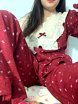 Snapshot of Hoanami chatting on December 1, 2025, 2:22 pm Hoanami online show from December 1, 2025, 2:22 pm