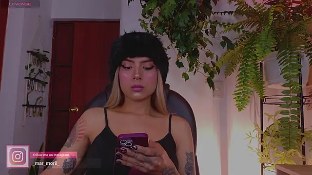 Yeriawaddell  online show from March 29, 2026, 12:10 am