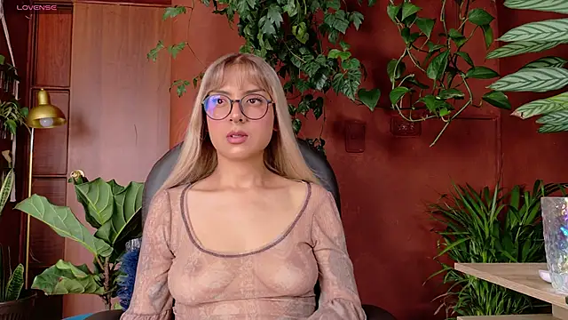 Snapshot of Yeriawaddell_ chatting on May 19, 2026, 8:48 pm Yeriawaddell online show from May 19, 2026, 8:48 pm