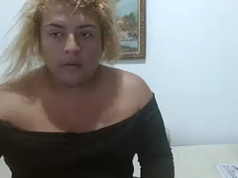 Snapshot of KIARAMARSHALLWELLZ chatting on January 20, 2025, 3:26 am KIARAMARSHALLWELLZ online show from January 20, 2025, 3:26 am