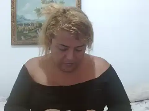 Snapshot of KIARAMARSHALLWELLZ chatting on January 20, 2025, 4:01 pm KIARAMARSHALLWELLZ online show from January 20, 2025, 4:01 pm