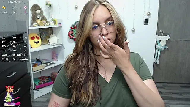 Valery7rose  online show from December 17, 2024, 2:44 am