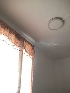 JuanaSimons online show from March 15, 2026, 7:09 pm