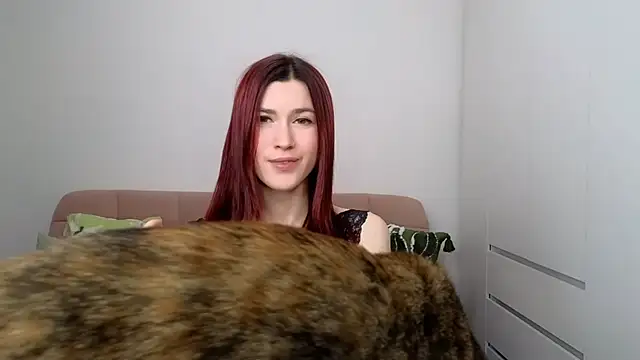 Snapshot of AliciaNewell chatting on October 9, 2025, 4:21 am AliciaNewell online show from October 9, 2025, 4:21 am