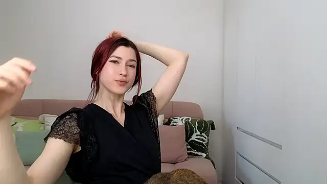 Snapshot of AliciaNewell chatting on October 18, 2025, 10:49 am AliciaNewell online show from October 18, 2025, 10:49 am