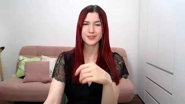 Snapshot of AliciaNewell chatting on November 7, 2025, 5:24 pm AliciaNewell online show from November 7, 2025, 5:24 pm