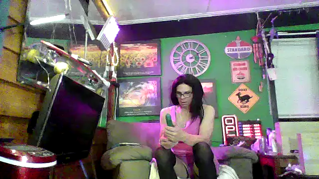 Snapshot of Brooke-lynn chatting on February 9, 2025, 7:16 am Brooke-lynn online show from February 9, 2025, 7:16 am