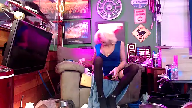 Snapshot of Brooke-lynn chatting on February 9, 2025, 10:42 am Brooke-lynn online show from February 9, 2025, 10:42 am