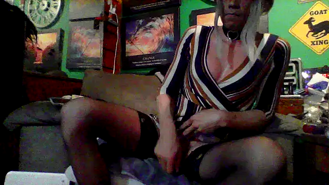 Snapshot of Brooke-lynn chatting on February 28, 2025, 6:21 am Brooke-lynn online show from February 28, 2025, 6:21 am