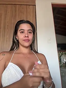 Emilia Bakerr online show from May 6, 2026, 6:13 pm