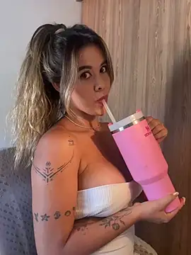 Emilia Bakerr online show from July 28, 2026, 8:52 pm