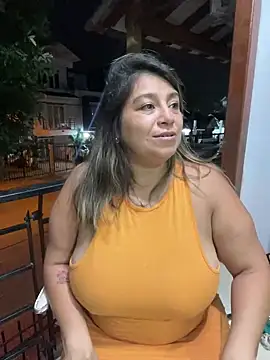 Snapshot of MrsFoucher chatting on January 12, 2025, 2:03 am MrsFoucher online show from January 12, 2025, 2:03 am