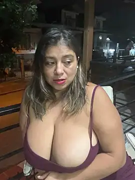 Snapshot of MrsFoucher chatting on February 9, 2025, 12:39 am MrsFoucher online show from February 9, 2025, 12:39 am