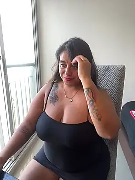 Snapshot of MrsFoucher chatting on February 23, 2025, 7:49 pm MrsFoucher online show from February 23, 2025, 7:49 pm