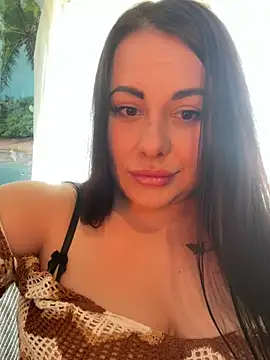 DaisyStreet online show from April 15, 2026, 10:22 am