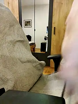 noidentiti online show from November 7, 2025, 11:49 pm