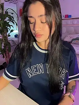 lucianaroy online show from March 15, 2026, 11:11 pm