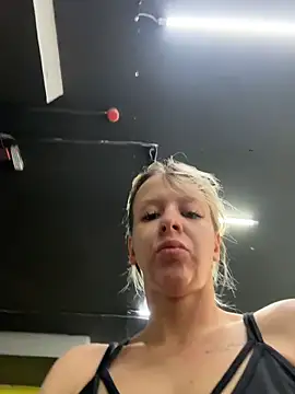 LikaCat online show from February 1, 2026, 3:27 am