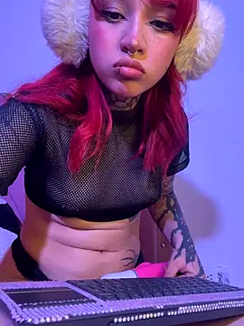 IrisMagiic online show from November 18, 2025, 11:48 pm