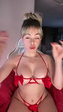 Alison Diaz17 online show from December 16, 2025, 11:10 pm