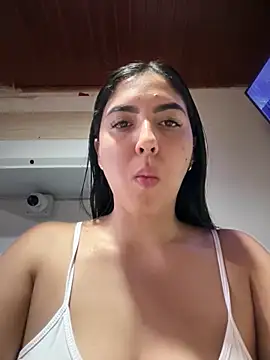 MarianaBenz online show from February 5, 2026, 11:53 pm