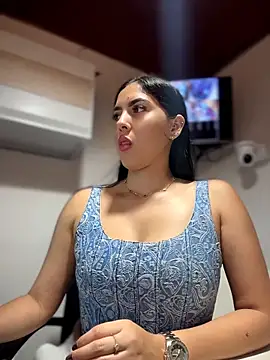 MarianaBenz online show from May 11, 2026, 12:16 am