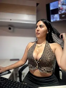 MarianaBenz online show from June 9, 2026, 12:11 am