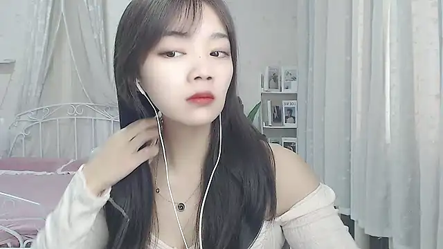 Snapshot of Jenny-Z chatting on February 10, 2026, 2:04 am Jenny-Z online show from February 10, 2026, 2:04 am