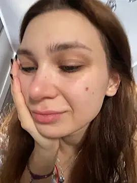 QuitieLia online show from February 12, 2026, 7:14 am