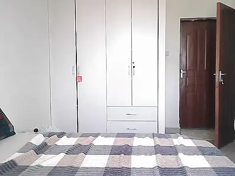 Snapshot of petiteebony_81 chatting on February 14, 2026, 11:18 am petiteebony 81 online show from February 14, 2026, 11:18 am