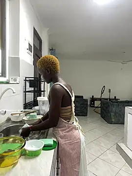 petiteebony 81 online show from April 20, 2026, 1:47 pm