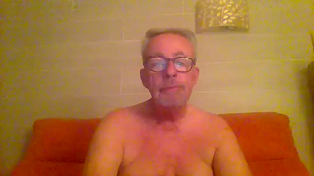 Snapshot of tuggy59 chatting on September 10, 2025, 4:45 am tuggy59 online show from September 10, 2025, 4:45 am