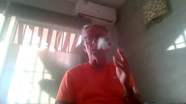 Snapshot of tuggy59 chatting on October 30, 2025, 7:32 am tuggy59 online show from October 30, 2025, 7:32 am