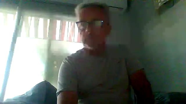 Snapshot of tuggy59 chatting on November 12, 2025, 7:09 am tuggy59 online show from November 12, 2025, 7:09 am