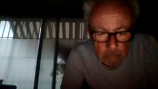 Snapshot of tuggy59 chatting on November 14, 2025, 6:56 am tuggy59 online show from November 14, 2025, 6:56 am