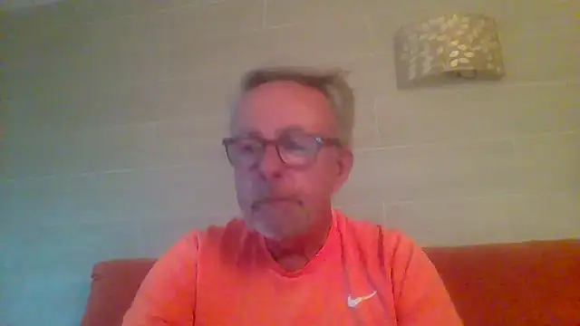 tuggy59 online show from April 17, 2026, 5:43 am