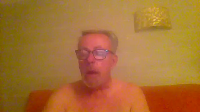 Snapshot of tuggy59 chatting on May 15, 2026, 4:30 am tuggy59 online show from May 15, 2026, 4:30 am