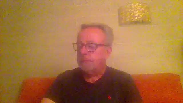 Snapshot of tuggy59 chatting on May 19, 2026, 3:46 am tuggy59 online show from May 19, 2026, 3:46 am