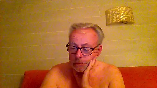 Snapshot of tuggy59 chatting on May 22, 2026, 4:08 am tuggy59 online show from May 22, 2026, 4:08 am