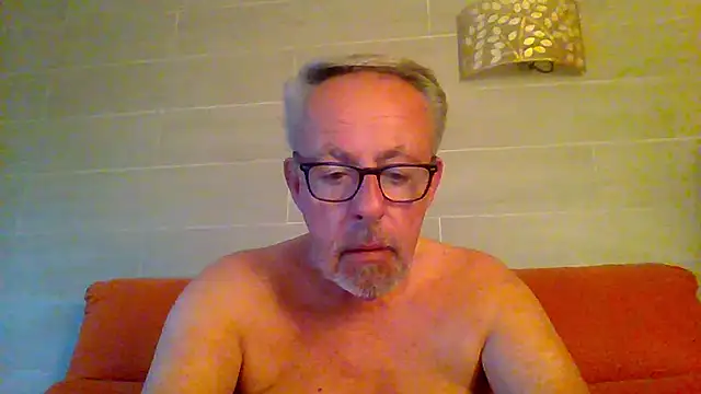 Snapshot of tuggy59 chatting on May 26, 2026, 5:03 am tuggy59 online show from May 26, 2026, 5:03 am